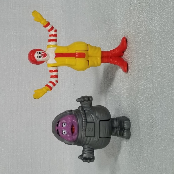 Brinquedos McDonald´s. Caso as informações descritas neste lote não sejam suficientes para sanar suas dúvidas, mande um WhatsApp para (11) 91264-3806 ou envie um e-mail para contato@retroversoleiloes.