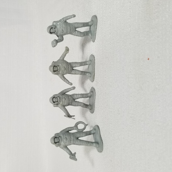 Astronautas Space Toy Action Figure Playset 5cm alt. Caso as informações descritas neste lote não sejam suficientes para sanar suas dúvidas, mande um WhatsApp para (11) 91264-3806 ou envie um e-mail p