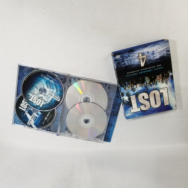 DVD´s Lost 4° temporada com 6 cd´s. Caso as informações descritas neste lote não sejam suficientes para sanar suas dúvidas, mande um WhatsApp para (11) 91264-3806 ou envie um e-mail para contato@retro