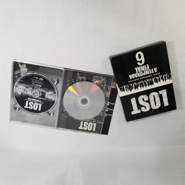 DVD´s Lost 6° temporada com 5 cd´s. Caso as informações descritas neste lote não sejam suficientes para sanar suas dúvidas, mande um WhatsApp para (11) 91264-3806 ou envie um e-mail para contato@retro