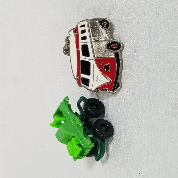 Brinquedo Kinder-Ovo com chaveiro. Caso as informações descritas neste lote não sejam suficientes para sanar suas dúvidas, mande um WhatsApp para (11) 91264-3806 ou envie um e-mail para contato@retrov