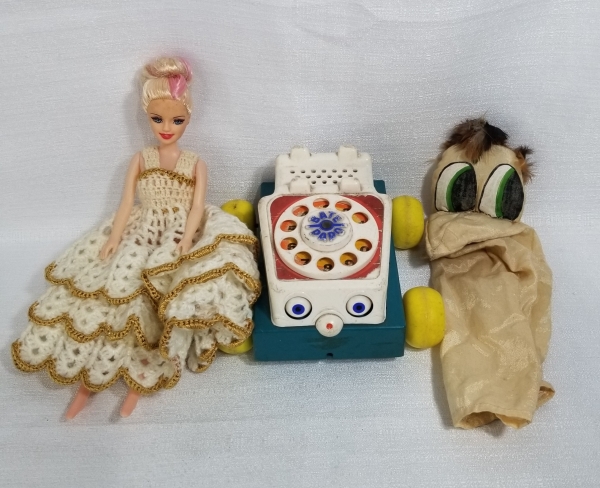 Brinquedos sortidos (variação R1). Caso as informações descritas neste lote não sejam suficientes para sanar suas dúvidas, mande um WhatsApp para (11) 91264-3806 ou envie um e-mail para contato@retrov