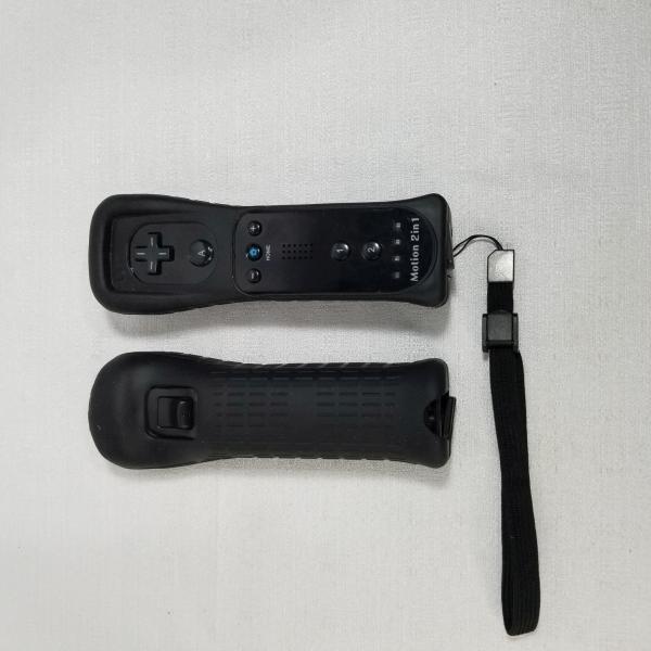 Wiimotes (paralelo). Caso as informações descritas neste lote não sejam suficientes para sanar suas dúvidas, mande um WhatsApp para (11) 91264-3806 ou envie um e-mail para contato@retroversoleiloes.co