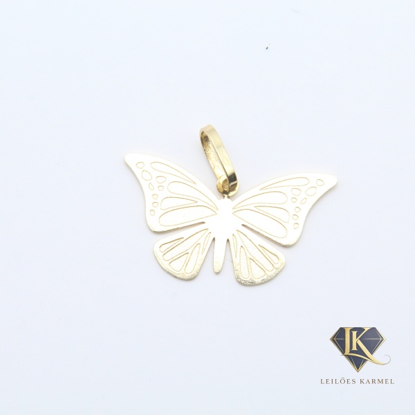 Pingente Borboleta em Ouro Amarelo 18K, Tamaho de 1,5cm x 2cm , Peso de 0,4 gr. Acompanha Certificado de Garantia Leilões Karmel.