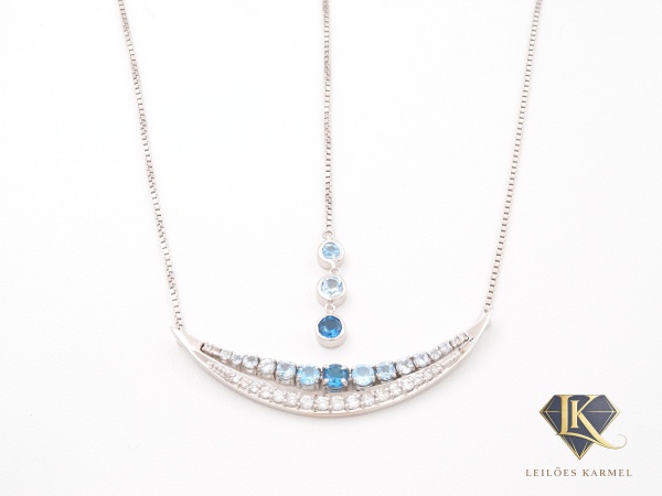 Gargantilha com Pendente em Ouro Branco 18K com Pedras Brasileiras e Diamantes, Comprimento ao Pescoço: 45cm, Extensão com Pedras Brasileiras: 7cm, peso de 7.9 gramas. Acompanha Certificado de Garanti
