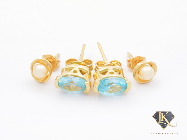 Dois Pares de Brincos - Par de Brincos em Ouro Amarelo 18K com Pedras (0,7cm de comprimento) e Par de Brincos em Ouro Amarelo 18K com Pérolas (0,5cm de comprimento), peso de3,5 gramas. Acompanha Certi