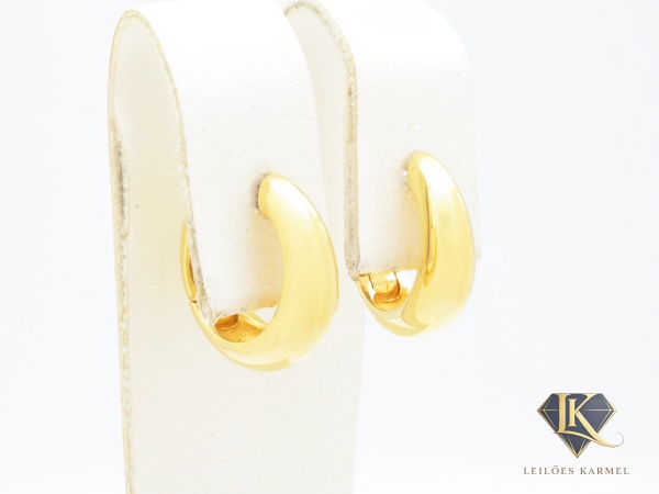 Brincos Argola em Ouro Amarelo 18K, 1,4cm de diâmetro, peso de 3,8 gramas. Acompanha Certificado de Garantia Leilões Karmel.