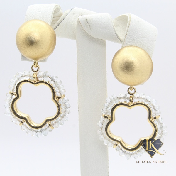 Par de Brincos em Ouro Amarelo 18K e Contas de Quartzo, 3,6cm de comprimento, Peso de 9.8 gr. Acompanha Certificado de Garantia Leilões Karmel.