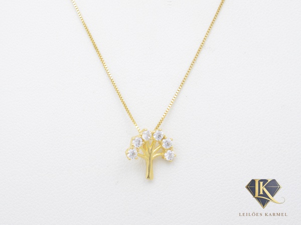 Colar + Pingente Árvore de 1cm x 1cm em Ouro Amarelo 18K com Pedras Incolor, 45cm de comprimento, peso de 1,4 gramas. Acompanha Certificado de Garantia Leilões Karmel.