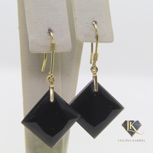 Par de Brincos Gancho em Ouro Amarelo 18K, 2,8cm e Peso de 5gr. Acompanha Certificado de Garantia Leilões Karmel.