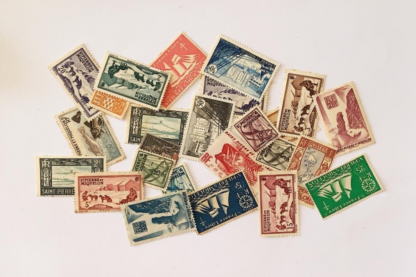 S Pierre Miq. - 20 selos variados