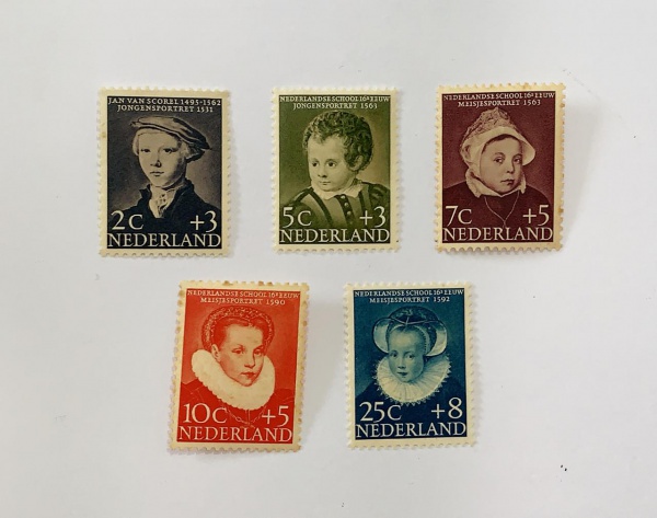 Holanda - num 661/5 - novos - mint NH e leves pontos de óxido