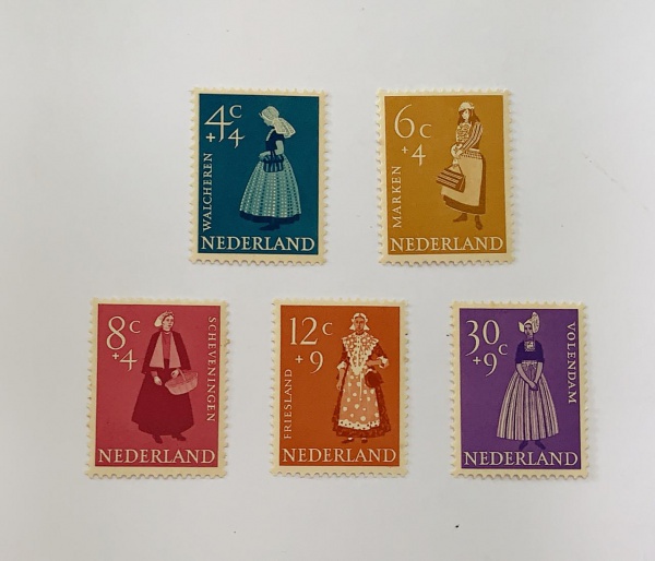 Holanda - num 685/9 - novos - mint NH