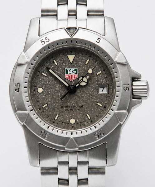 RELÓGIO TAG HEUER LADY. TAMANHO: 28MM. MOVIMENTO: QUARTZ SUÍÇO. CAIXA: EM AÇO. OS RELÓGIOS SÃO VENDIDOS NO ESTADO DE CONSERVAÇÃO QUE SE ENCONTRA. SÃO RELÓGIOS USADOS ONDE É POSSÍVEL VERIFICAR DETALHES