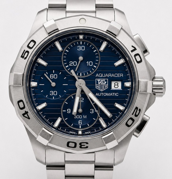 RELÓGIO TAG HEUER AQUARACER CHRONOGRAPH. TAMANHO: 44MM. MOVIMENTO: AUTOMÁTICO. CAIXA: EM AÇO. OS RELÓGIOS SÃO VENDIDOS NO ESTADO DE CONSERVAÇÃO QUE SE ENCONTRA. SÃO RELÓGIOS USADOS ONDE É POSSÍVEL VER