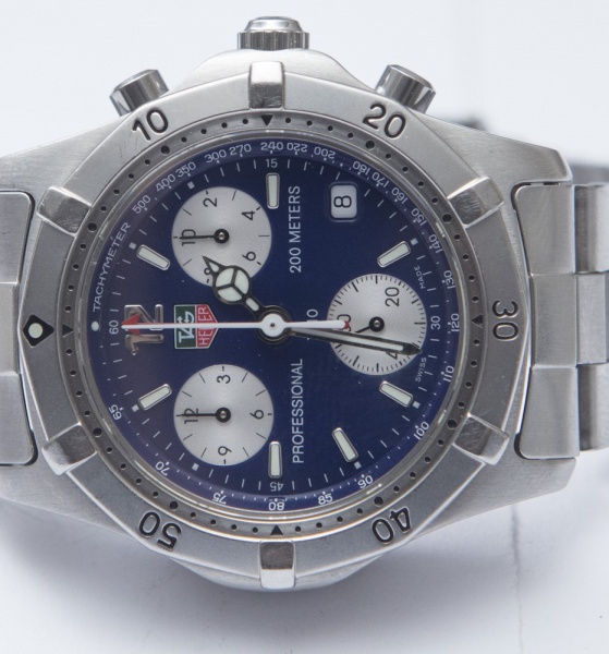 RELÓGIO TAG HEUER CHRONOGRAPH. TAMANHO: 38MM. MOVIMENTO: QUARTZ SUÍÇO. CAIXA: EM AÇO. OS RELÓGIOS SÃO VENDIDOS NO ESTADO DE CONSERVAÇÃO QUE SE ENCONTRA. SÃO RELÓGIOS USADOS ONDE É POSSÍVEL VERIFICAR D