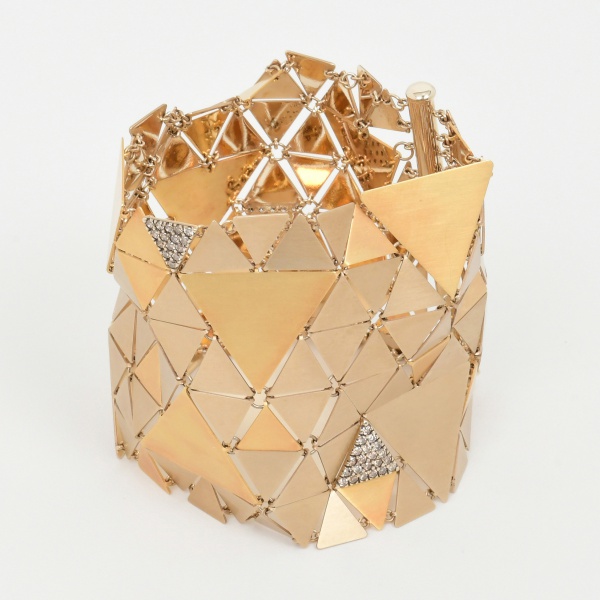 H STERN - Pulseira bracelete, em ouro amarelo 18 k, contrastada, da coleção Ancient America. Inspirada nos grafismos, texturas e animais sagrados das antigas civilizações das Américas, reproduzindo o