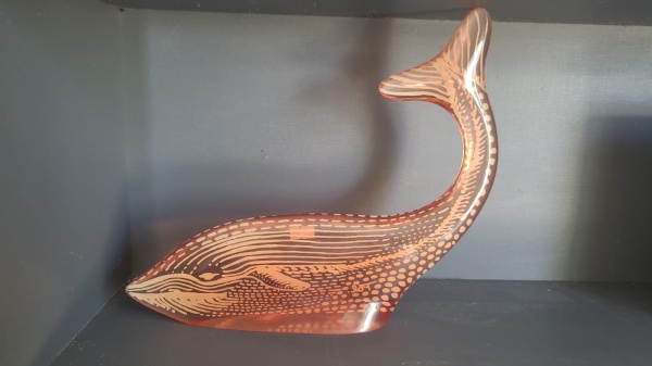 PALATNIK -BALEIA -ESCULTURA DE ACRILICO 23 BASE X 27 ALT