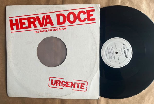 LP/Disco MIX: Artista: Herva Doce / Album: Faz parte do meu show | Selo: Continental | Cód: 101 903 012Capa (VG): Muito Bom: marcas superficiais, com detalhes visuais; pode conter leve rasura como um