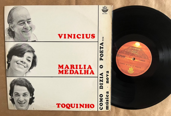 LP: Artista: Vinicius de Moraes / Marilia Medalha / Toquinho / Album: Como dizia o poeta... | Selo: RGE | Cód: 303 0007Capa (VG): Muito Bom: marcas superficiais, com detalhes visuais; pode conter leve