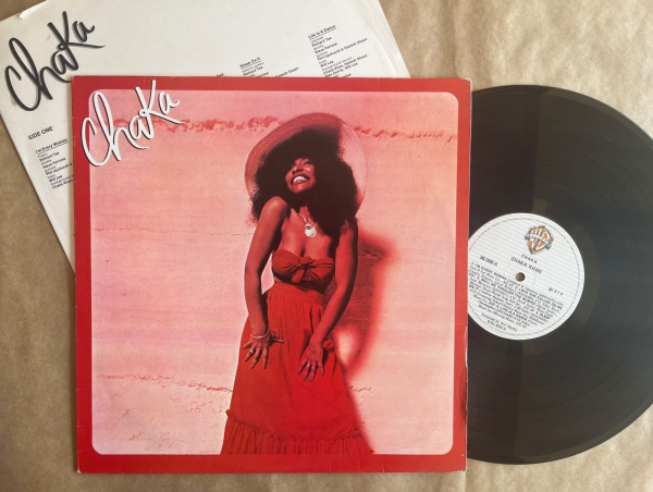 LP: Artista: Chakra / Album: Chakra Kan | Selo: WEA | Cód: 36 099Capa (VG +): Muito bom: pode conter sinais leves de manuseio.Vinil (VG +): Vinil em muito bom estado.Toque do Garimpeiro: * Avaliação V