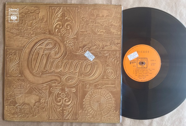 LP: Artista: Chicago / Album: Chicago | Selo: CBS | Cód: 137 854Capa (VG): Muito Bom: marcas superficiais, com detalhes visuais; pode conter leve rasura como um nome. Vinil (VG): Vinil em muito bom es