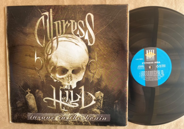 LP/ Single Artista: Cypress Hill / Album: Insane in the Brain | Selo: Ruff House Records | Cód: 44 77019 - Prensagem USACapa (VG): Muito Bom: marcas superficiais, com detalhes visuais; pode conter lev
