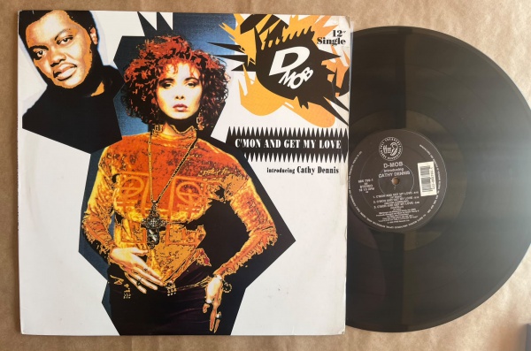 LP/ Single Artista: D´Mob / Album: C´mon and get my love | Selo: FFR Recordings | Cód: 886 799 - Prensagem USACapa (VG): Muito Bom: marcas superficiais, com detalhes visuais; pode conter leve rasura c