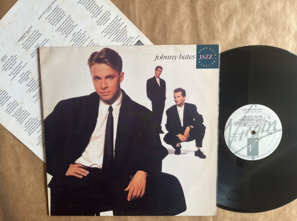 LP/ Single Artista: Jhonny Hates Jazz / Album: I Don´t want to be a hero | Selo: Virgin | Cód: 0-96635 - Prensagem USACapa (VG +): Muito bom: pode conter sinais leves de manuseio.Vinil (VG +): Vinil e