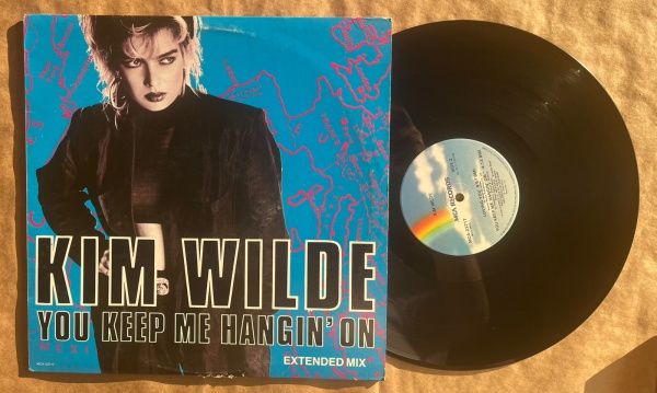 LP/ Single Artista: Kim Wilde / Album: You Keep me hangin´on | Selo: MCA Records | Cód: MCA-23717 - Prensagem USACapa (VG): Muito Bom: marcas superficiais, com detalhes visuais; pode conter leve rasur