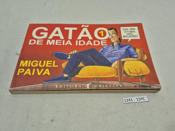 Livro "Gatão de Meia Idade", volume 1, de Miguel Paiva, 2ª edição pela Editora Objetiva, reunindo tiras de humor do personagem publicadas originalmente em jornais.