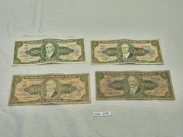 Lote de 4 cédulas Brasileiras de 10 cruzeiros - Getúlio Vargas - década de 40.