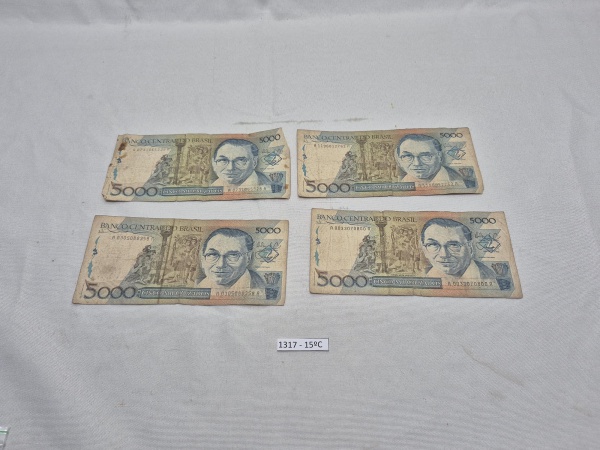 Lote de 4 cédulas de 5.000 cruzados - Cândido Portinari.