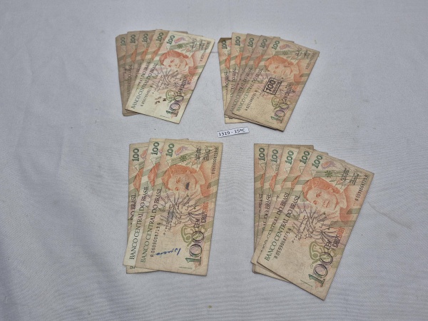 Lote de 18 cédulas de 100 cruzados novos - Cecilia Meireles - 1989.