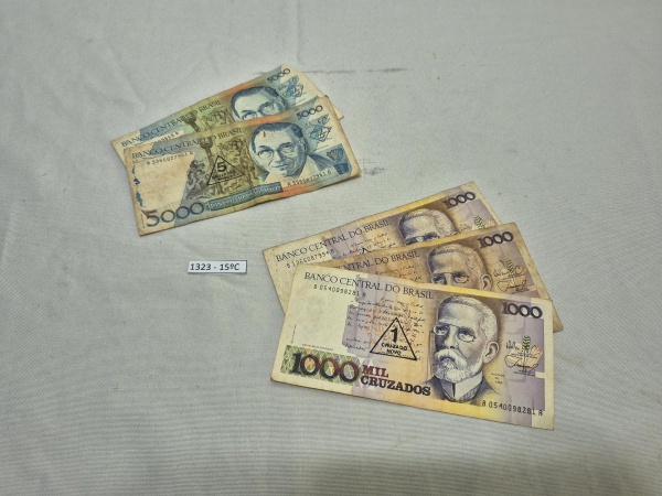Lote de 5 cédulas diversas nacionais antigas.