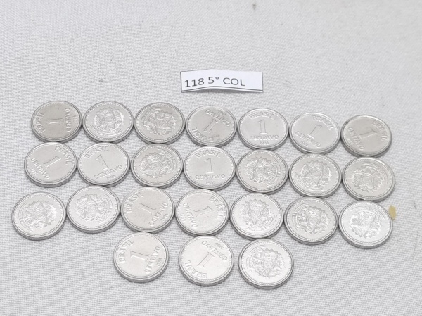 Lote de 24 moedas de 1 centavos de cruzado em aço inox, década de 80.