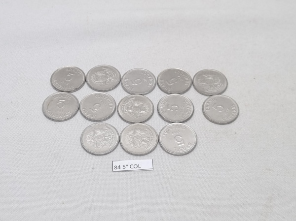 Lote de 13 moedas de 5 cruzeiros em aço.