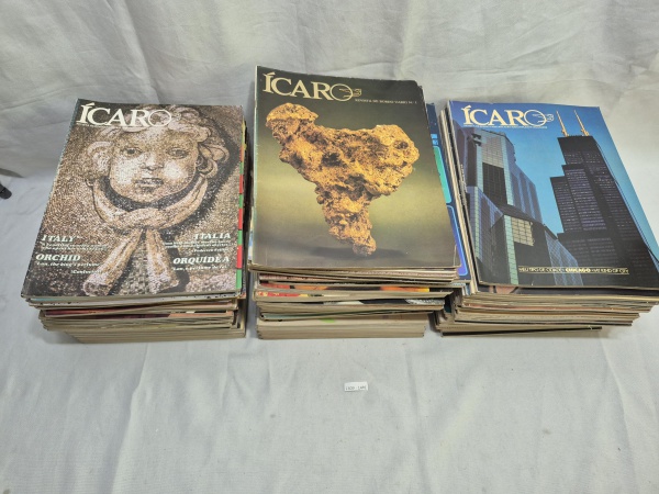 Coleção da revista Ícaro Brasil, a revista de bordo da extinta cia aérea Varig, sua publicação data desde os anos 1950, estas revistas possuem uma grande variedade de materias sobre turismo, cultura,