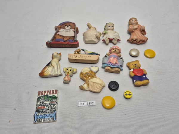 Lote de 15 imãs de geladeira diversos para coleção.
