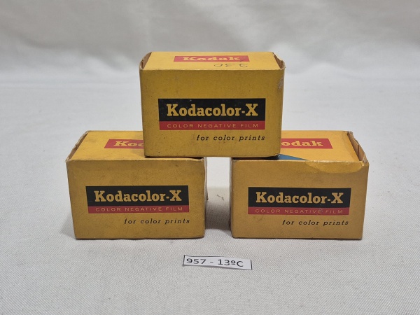 Lote de 3 films Kodacolorx, modelo CX 135-36 e CX135-20.