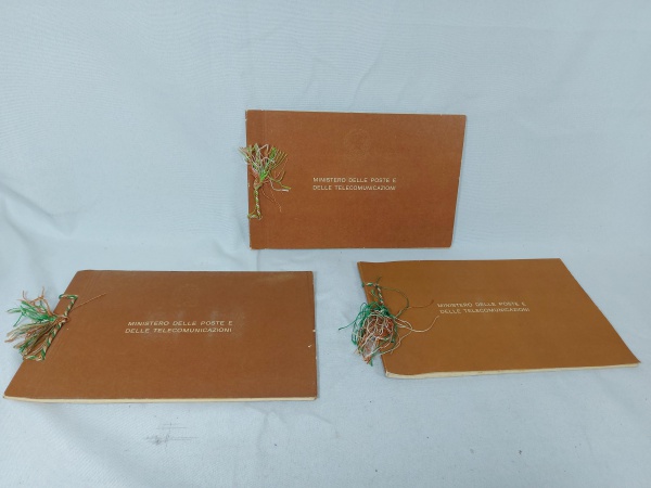 Lote de 3 albuns de selo Italiano do Ministro Delle Poste e Delle Telecomunicazioni - Francobolli Celebrativi e Commemorativi Emessi Dall'amministrazione postale italiana nel - datado de 1962/1964/196