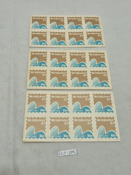Lote de 3 blocos com 8 etiquetas gomadas. Brasiliana ano de 83 (29/17 a 7/8/83 - RIO)