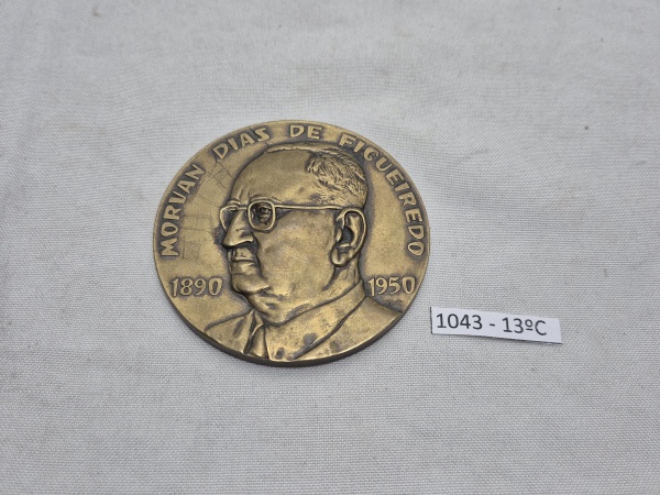 Medalha de Bronze em homenagem ao Morvan Dias de Figueiredo (1890-1950). Medindo 7cm de diâmetro.