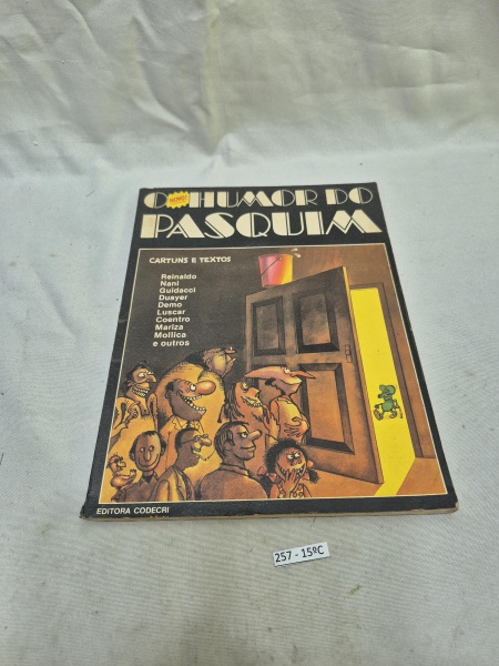 Antigo livro O novo humor do pasquim.