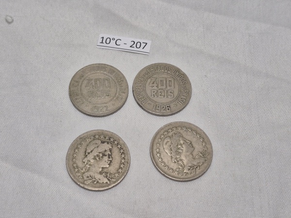 Lote de 4 moedas de 400 reis - estrelas soltas, década de 20.