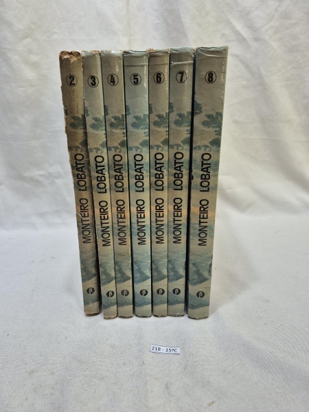 Coleção Monteiro Lobato de 8 volumes, edição capa dura, década de 70. Falta o livro nº1.