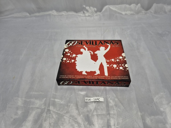 Caixa coletânea com CD duplo "60 Sevillanas Para Bailar" (OK Records), composta por 2 discos em caixas acrílicas com luva protetora ilustrada original.