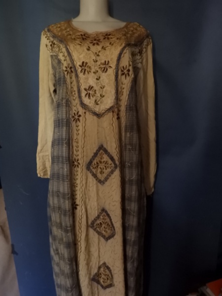 vestido longo indiano bordado