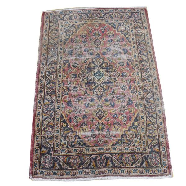 Tapete KASHAN, medindo 1,52 x 0,99 - 1,50 m2. (desgastes do tempo).