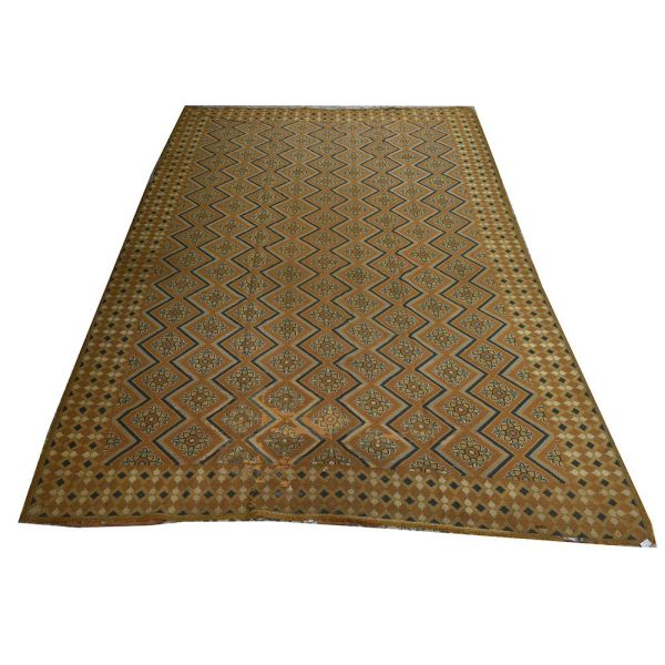 Tapete ARRAIOLO, medindo 4,27 x 2,87 - 12,25 m2. (barras soltas)